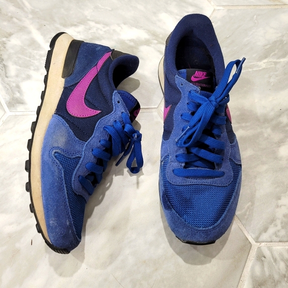 NIKE Cobalt Blue and Magenta Internationalist Low Suede Trainers Size 7.5 - Picture 2 of 10